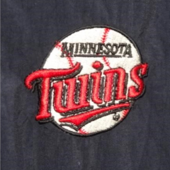 Minnesota Twins Wind Breaker. V-Neck - Picture 3 of 3